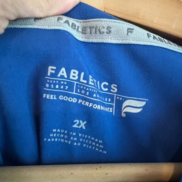 Fabletics Womens Plus Scrubs Top 1-Pocket V-Neck Size 2X Royal Blue NWOT - Picture 3 of 7